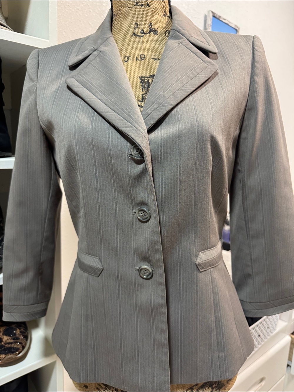 ANTONIO MELANI Gray Pinstripe Tailored Blazer